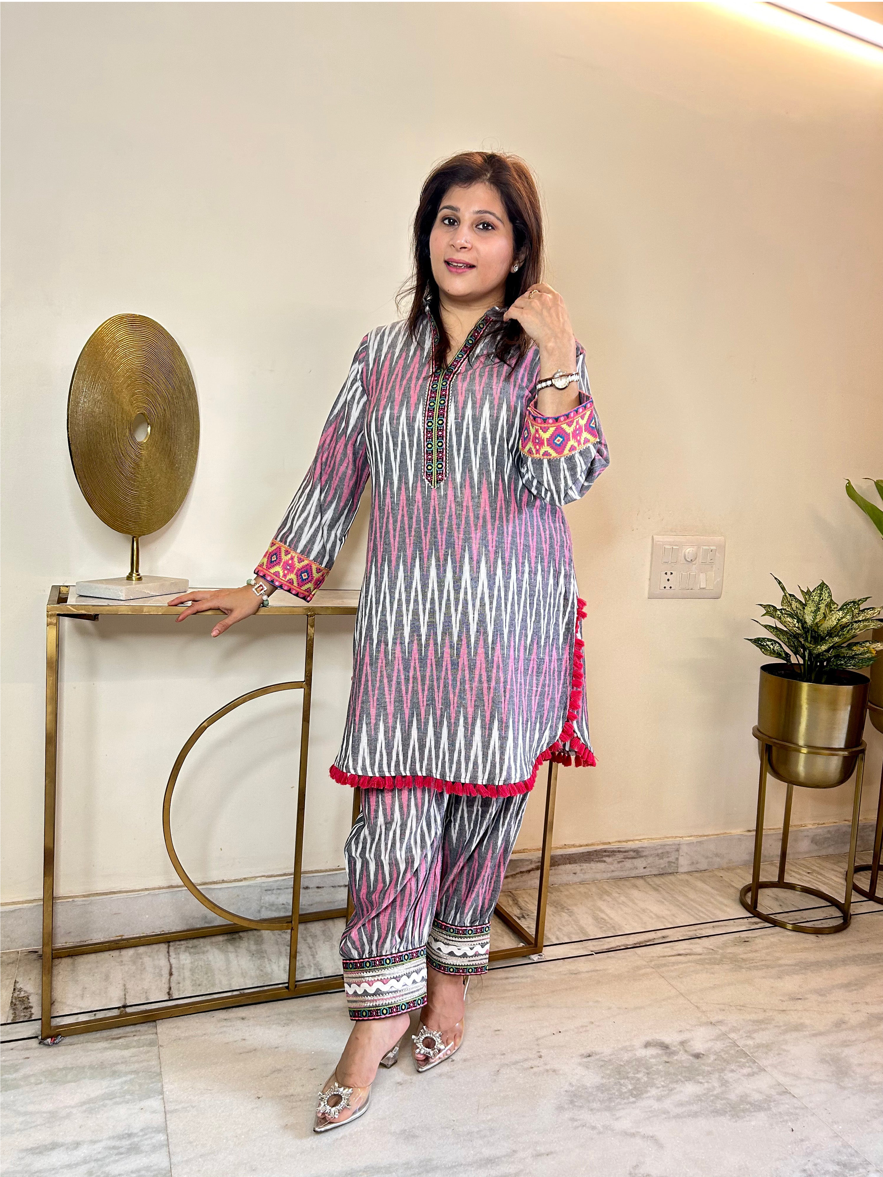 Cotton Printed Kurta Set With Ikkat Design